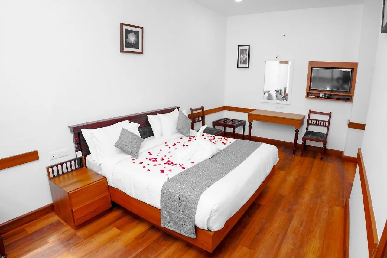 Mpsroyalsuites Perintalmanna Hotel